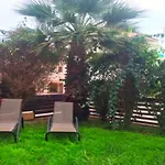 Apartment 2 Bedroom With Private Garden, Walk To Nissi Beach, Communal Swimming Pool *