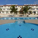 Apartment 2 Bedroom With Private Garden, Walk To Nissi Beach, Communal Swimming Pool *