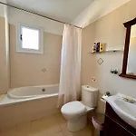 2 Bedroom With Private Garden, Walk To Nissi Beach, Communal Swimming Pool Apartment