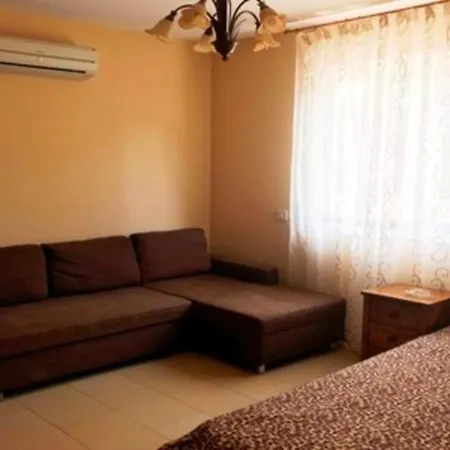 アパート 2 Bedroom With Private Garden, Walk To Nissi Beach, Communal Swimming Pool *