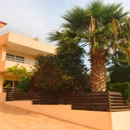 2 Bedroom With Private Garden, Walk To Nissi Beach, Communal Swimming Pool *