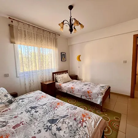 2 Bedroom With Private Garden, Walk To Nissi Beach, Communal Swimming Pool