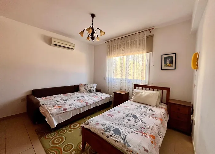 2 Bedroom With Private Garden, Walk To Nissi Beach, Communal Swimming Pool * Ayia Napa