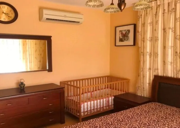 2 Bedroom With Private Garden, Walk To Nissi Beach, Communal Swimming Pool Apartamento *