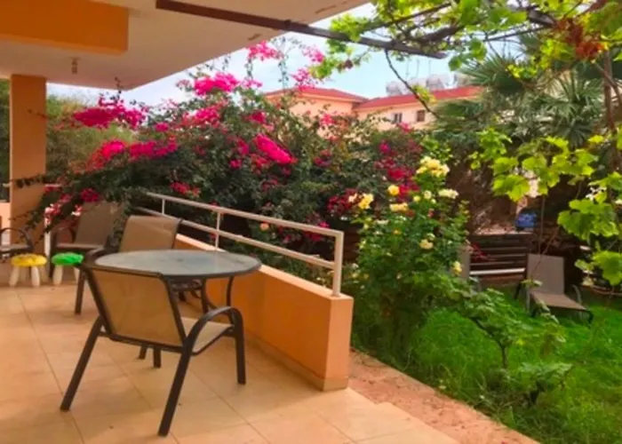 Appartamento 2 Bedroom With Private Garden, Walk To Nissi Beach, Communal Swimming Pool Ayia Napa